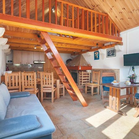 0-Bedroom Holiday Home in Postira Buitenkant foto
